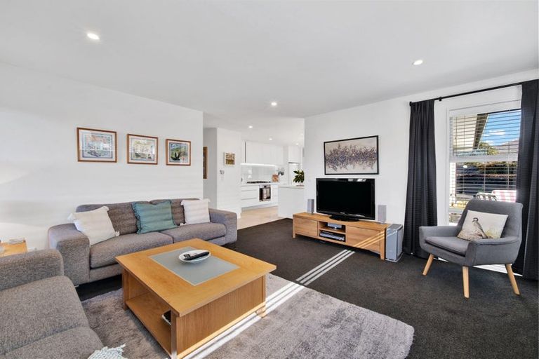 Photo of property in 16 Whitau Place, Marshland, Christchurch, 8083