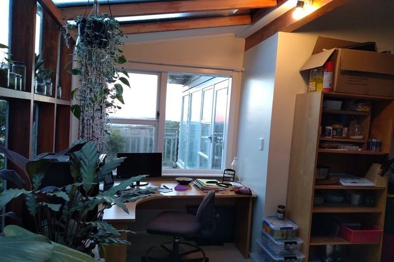 Photo of property in 39 Highbury Road, Highbury, Wellington, 6012