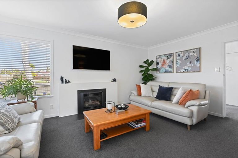 Photo of property in 37 Braid Road, St Andrews, Hamilton, 3200