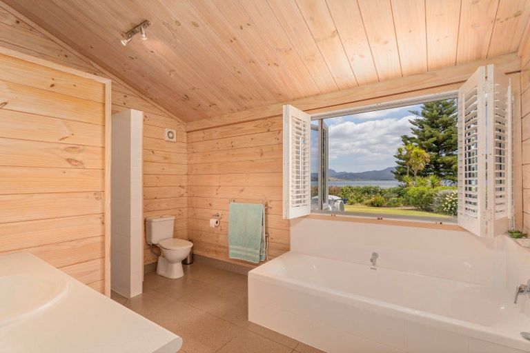 Photo of property in 132 Harbour Drive, Matarangi, Whitianga, 3592