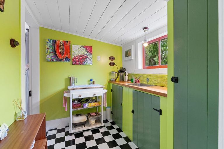 Photo of property in 21 Shortt Street, Foxton Beach, Foxton, 4815