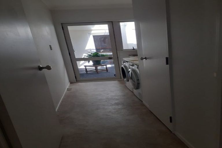 Photo of property in 12 Shelter Grove, Frankleigh Park, New Plymouth, 4310