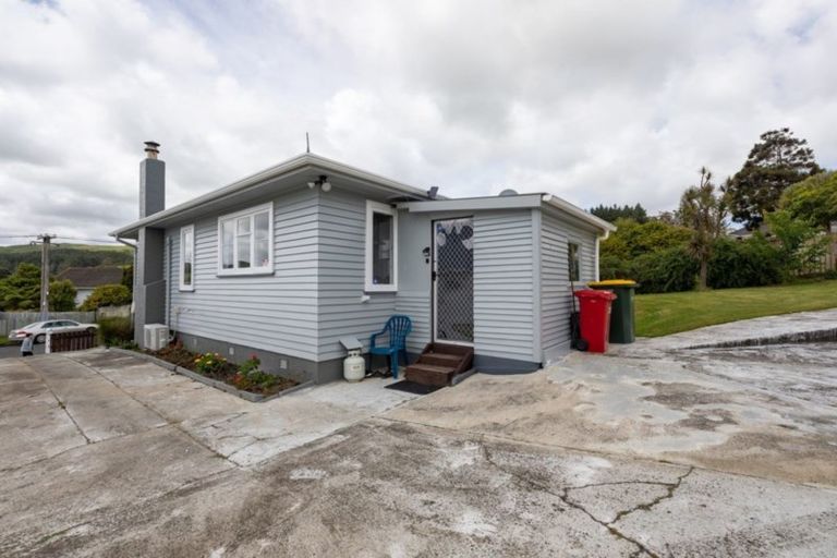 Photo of property in 42 Leicester Street, Cannons Creek, Porirua, 5024