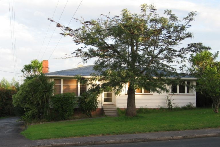 Photo of property in 59 Roberts Road, Te Atatu South, Auckland, 0610