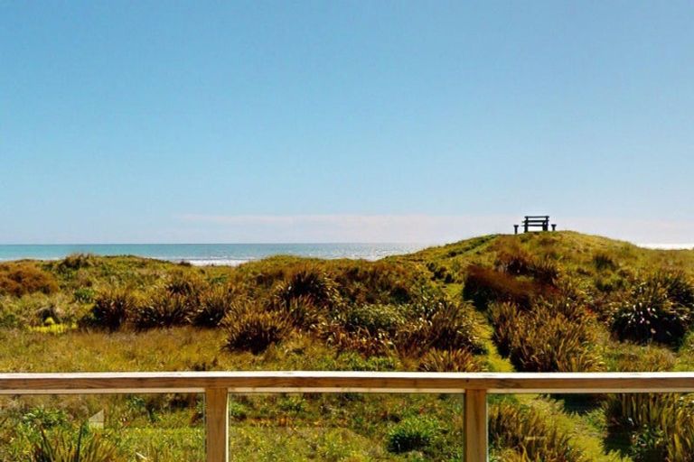 Photo of property in 27a Rua Avenue, Waitarere Beach, Levin, 5510
