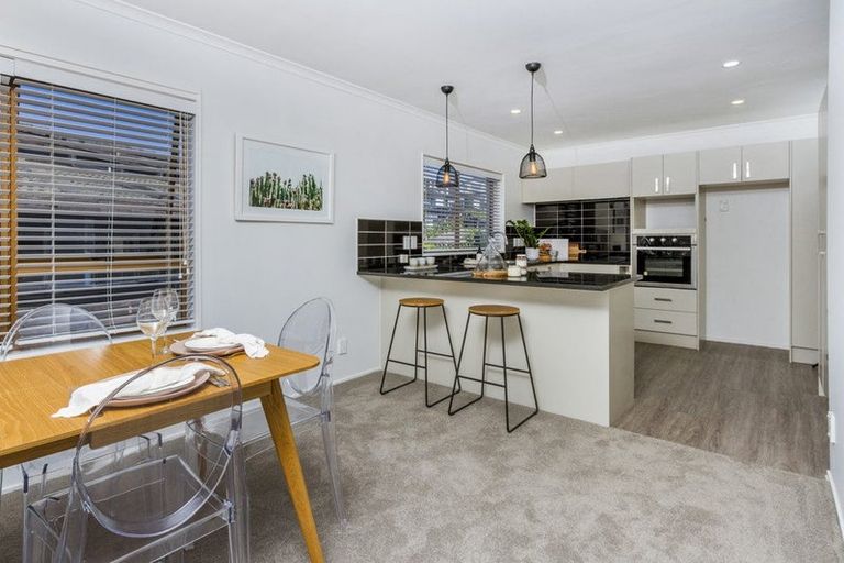 Photo of property in 1/23 Beach Road, Castor Bay, Auckland, 0620