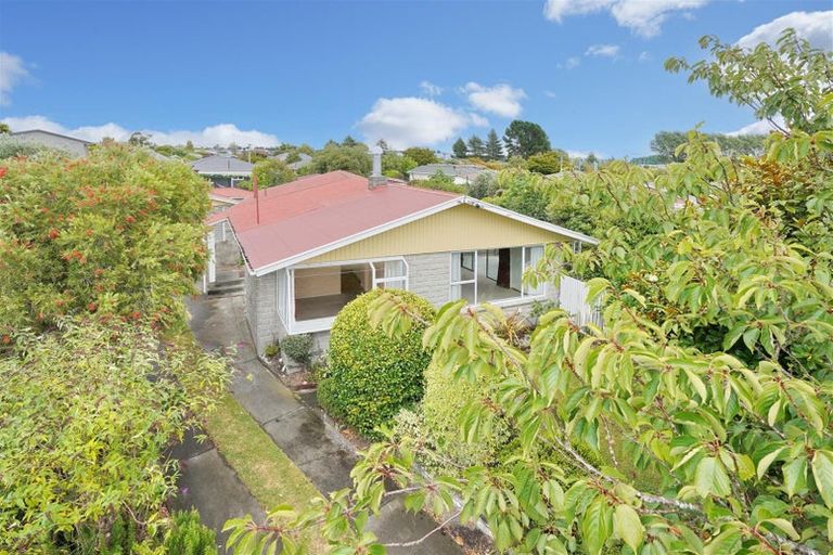 Photo of property in 14 Ron Place, Bishopdale, Christchurch, 8051
