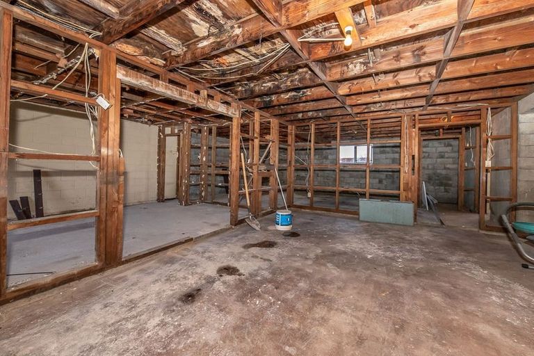 Photo of property in 44 Henley Street, Westport, 7825