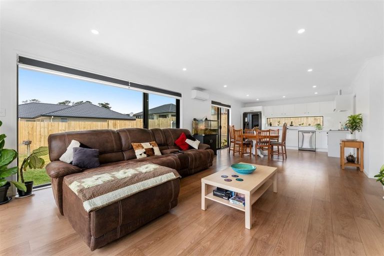 Photo of property in 37 Urumaraki Avenue, Helensville, 0800