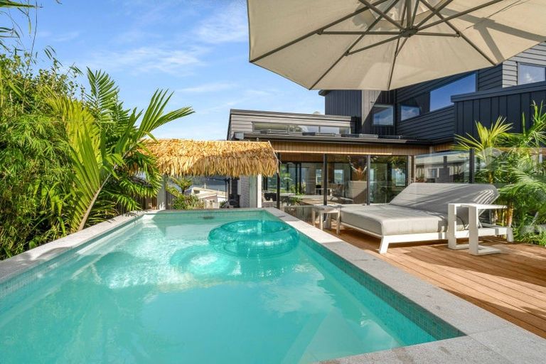 Photo of property in 196 Paku Drive, Tairua, 3508