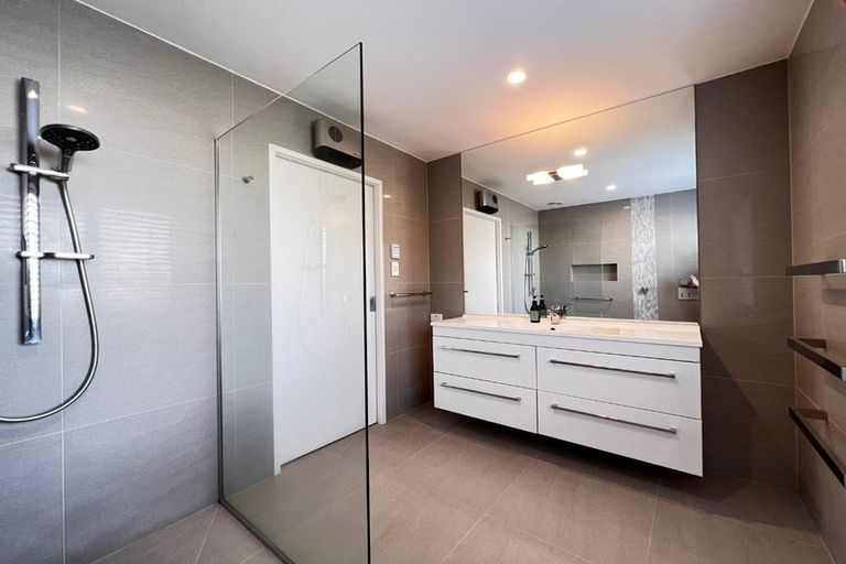 Photo of property in 1/17 Milford Road, Milford, Auckland, 0620