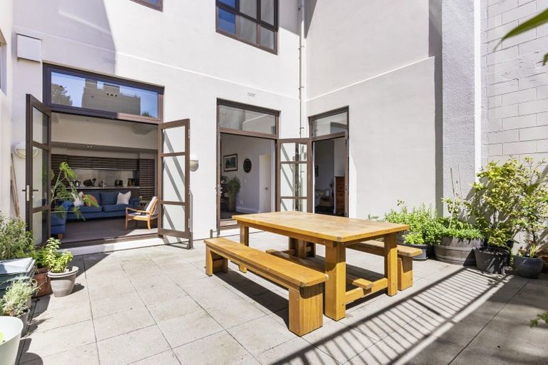 Photo of property in Augusta Apartments, 9/254 Willis Street, Te Aro, Wellington, 6011