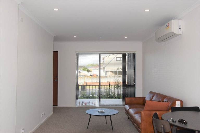 Photo of property in 22b Titoki Street, Te Atatu Peninsula, Auckland, 0610