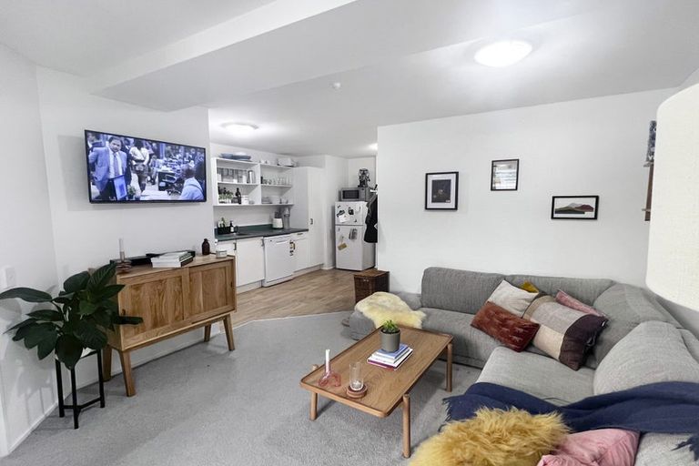 Photo of property in Palm Grove Apartments, 15/13b Palm Grove, Berhampore, Wellington, 6023