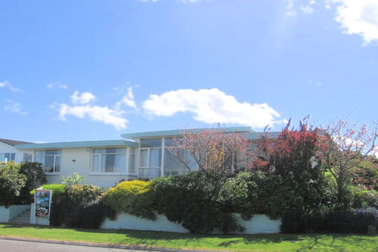 Photo of property in 20 Hinerau Grove, Waipahihi, Taupo, 3330