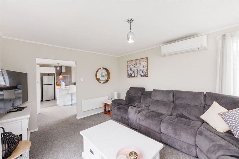 Photo of property in 10 Peters Avenue, Cloverlea, Palmerston North, 4412