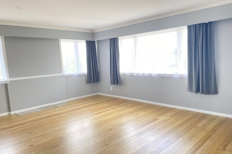 Photo of property in 100 Triangle Road, Massey, Auckland, 0614