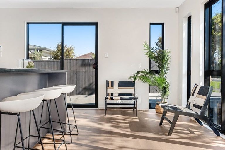 Photo of property in 35b Toroa Street, Torbay, Auckland, 0630