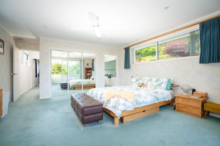 Photo of property in 8 Boscobel Lane, Tawa, Wellington, 5028