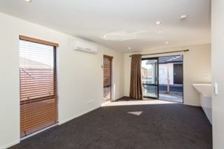 Photo of property in 7 Woodgate Lane, Hornby, Christchurch, 8042