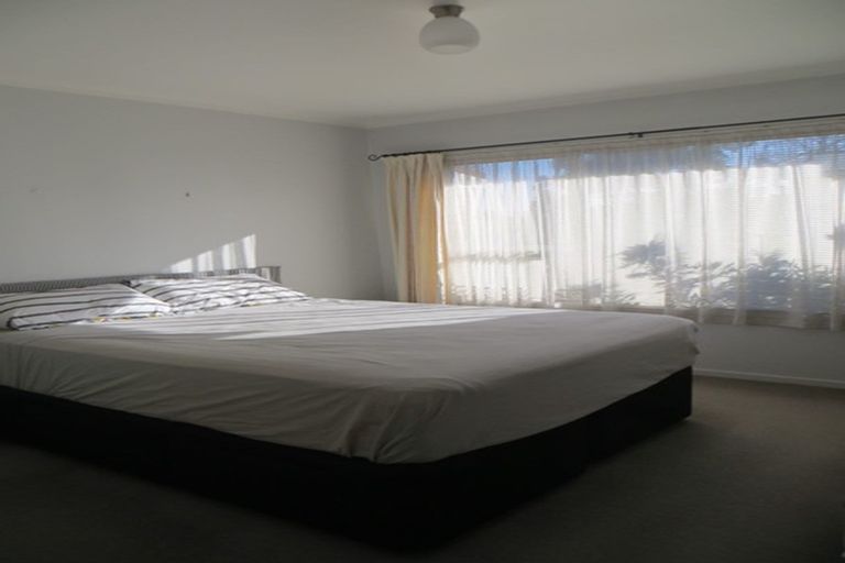 Photo of property in 2/17 Captain Scott Road, Glen Eden, Auckland, 0602