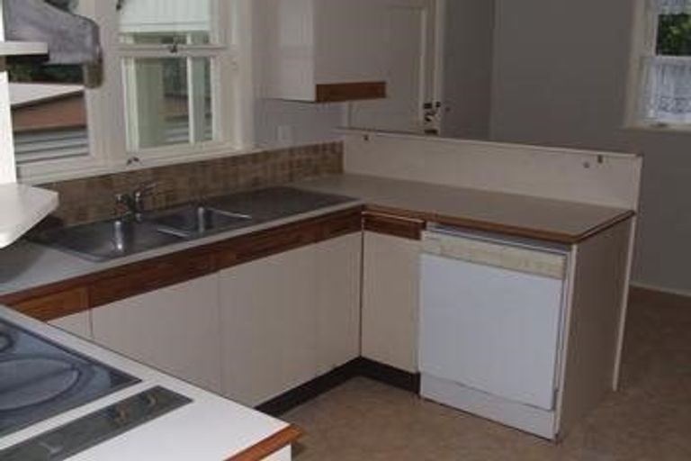 Photo of property in 2/198 Onewa Road, Birkenhead, Auckland, 0626