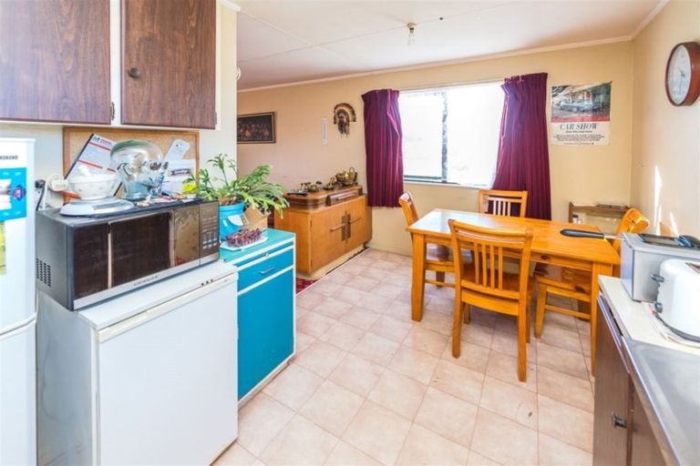 Photo of property in 38 Tongariro Street, Castlecliff, Wanganui, 4501