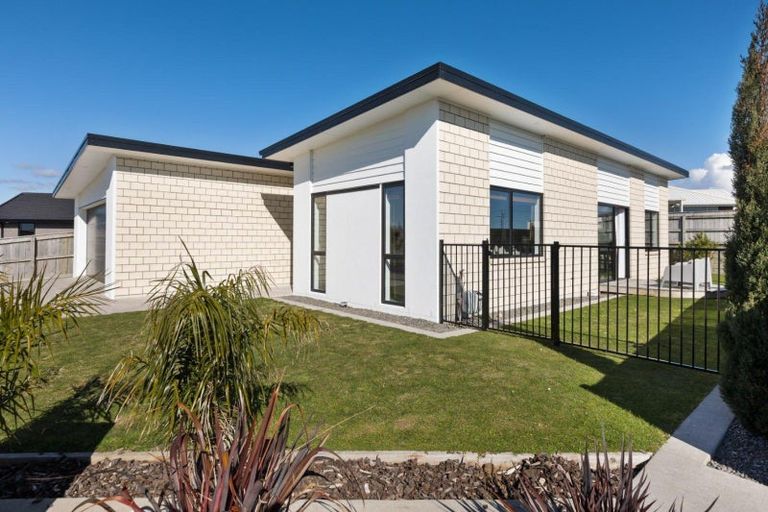 Photo of property in 13 Rua Place, Bell Block, New Plymouth, 4312