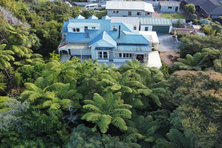 Photo of property in 2 Palmerston Street, Greymouth, 7805