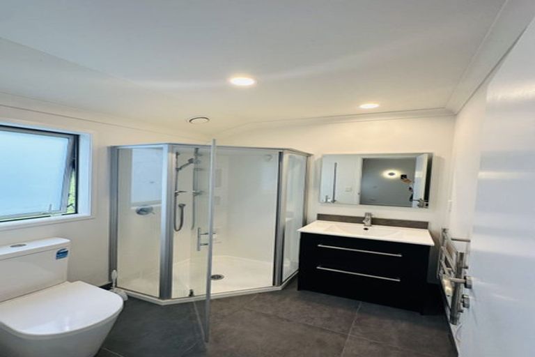 Photo of property in 34a Schnapper Rock Road, Schnapper Rock, Auckland, 0632