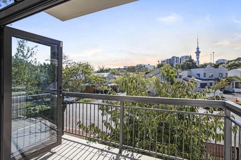 Photo of property in 46a Beresford Street Central, Freemans Bay, Auckland, 1011