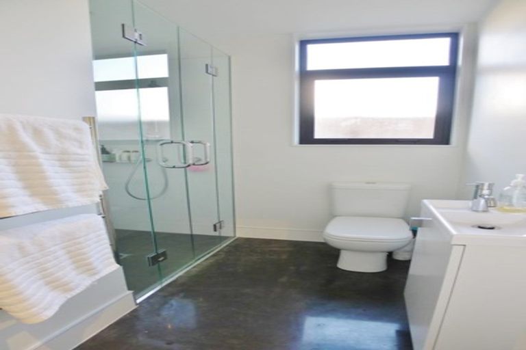 Photo of property in 2 Isitt Road, Hobsonville, Auckland, 0616