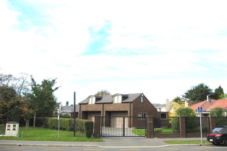 Photo of property in 86a Clyde Road, Ilam, Christchurch, 8041