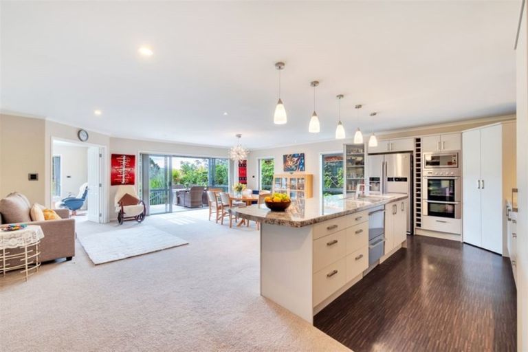 Photo of property in 68 Brookwood Drive, Henderson, Auckland, 0612