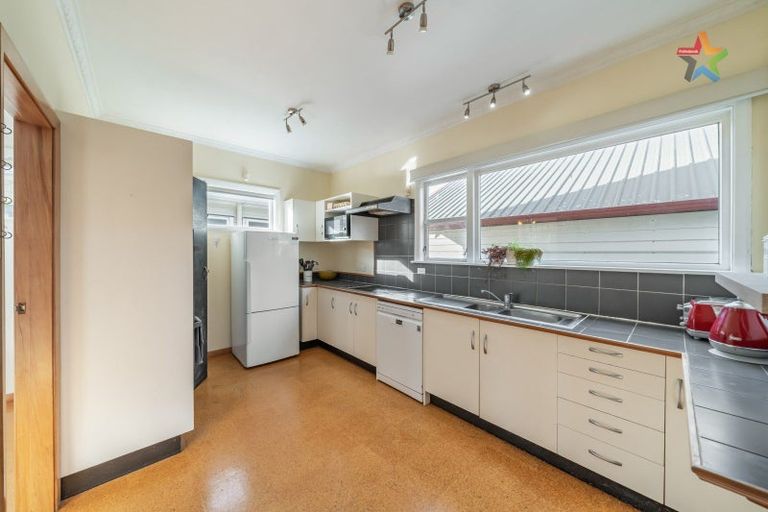 Photo of property in 12 Purser Grove, Fairfield, Lower Hutt, 5011