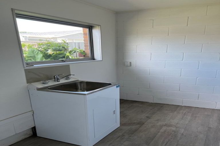 Photo of property in 1/17 Doment Crescent, Orewa, 0931