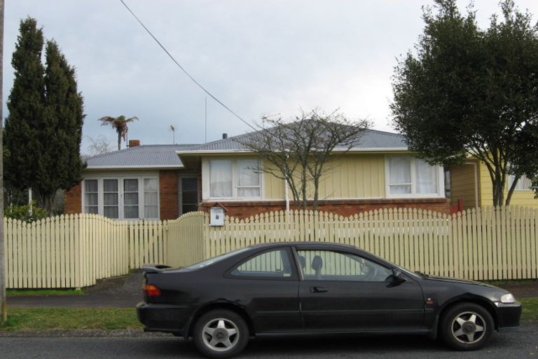 Photo of property in 1 Gazeley Avenue, Silverdale, Hamilton, 3216