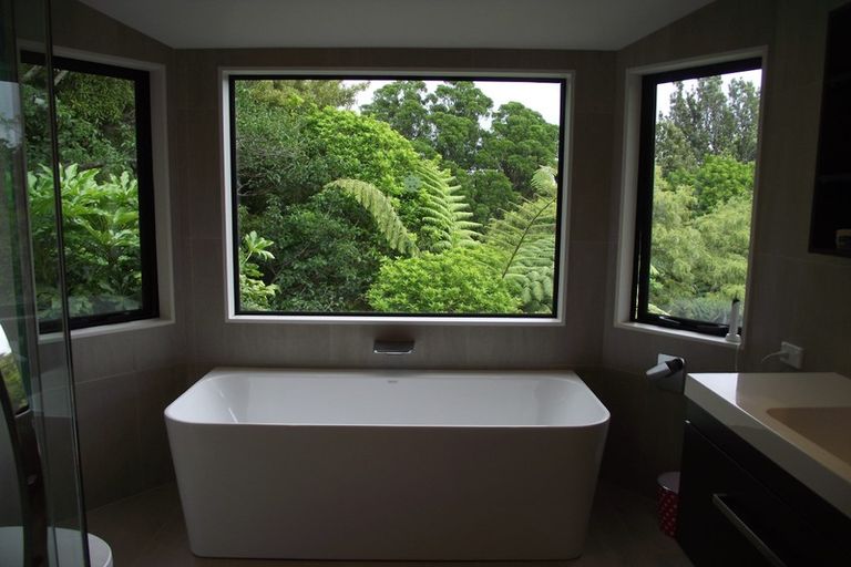 Photo of property in 10c Kinross Drive, Merrilands, New Plymouth, 4312