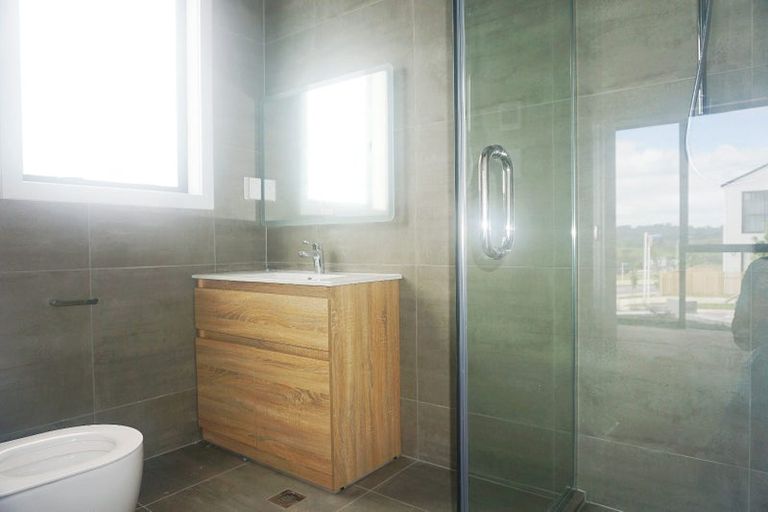 Photo of property in 1 Kea Road, Silverdale, 0932