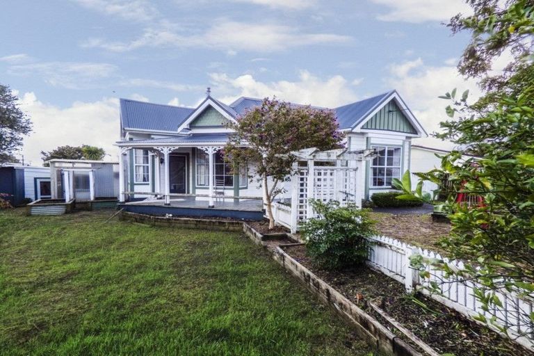 Photo of property in 200 Tukapa Street, Westown, New Plymouth, 4310