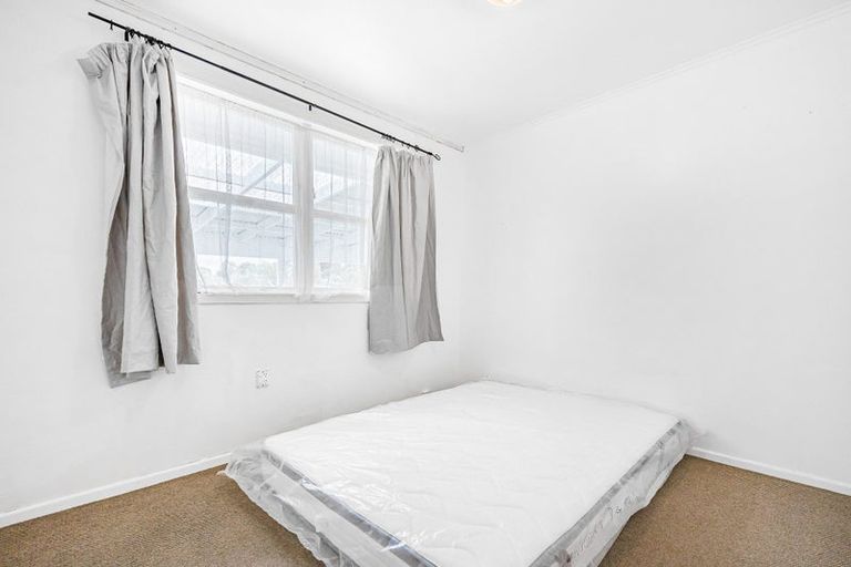 Photo of property in 27 Choice Avenue, Henderson, Auckland, 0612