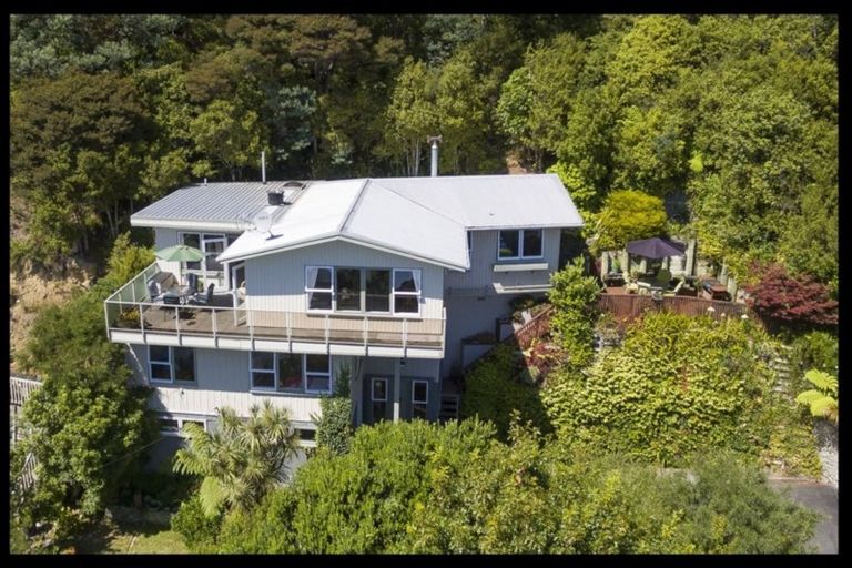 Photo of property in 73 Walter Road, Lowry Bay, Lower Hutt, 5013