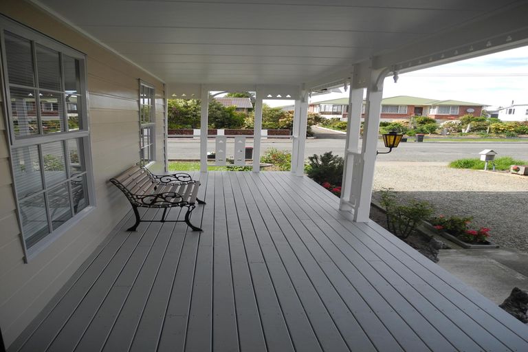 Photo of property in 12 Exeter Street, Waimate, 7924