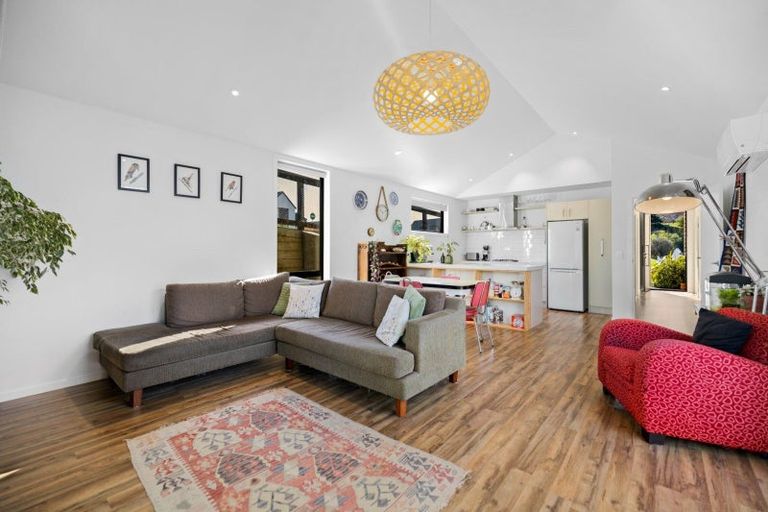 Photo of property in 2 Huxley Place, Lake Hayes, Queenstown, 9304