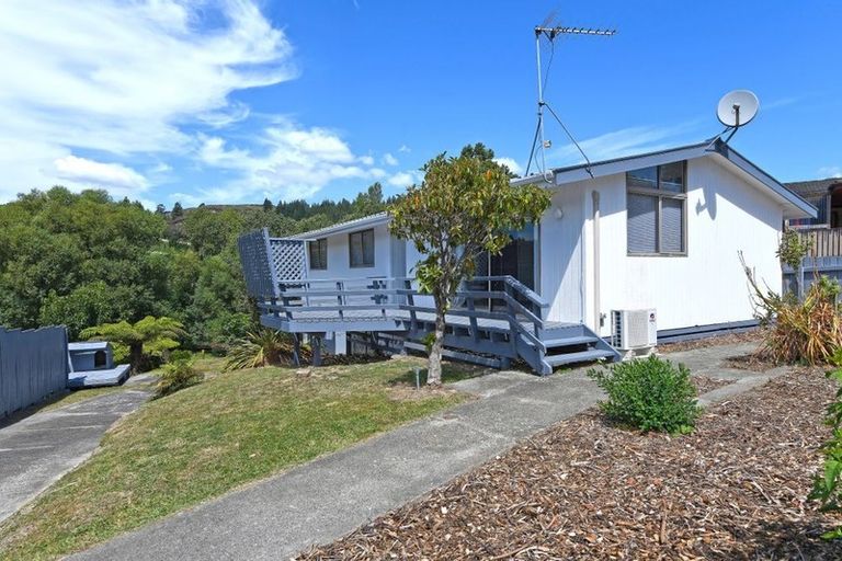 Photo of property in 60 Norana Road, Timberlea, Upper Hutt, 5018
