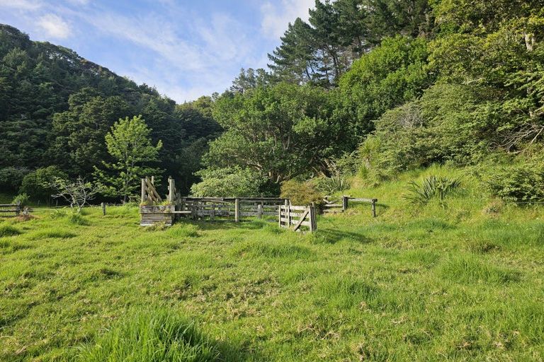 Photo of property in 121 Ohawini Road, Oakura, Hikurangi, 0184