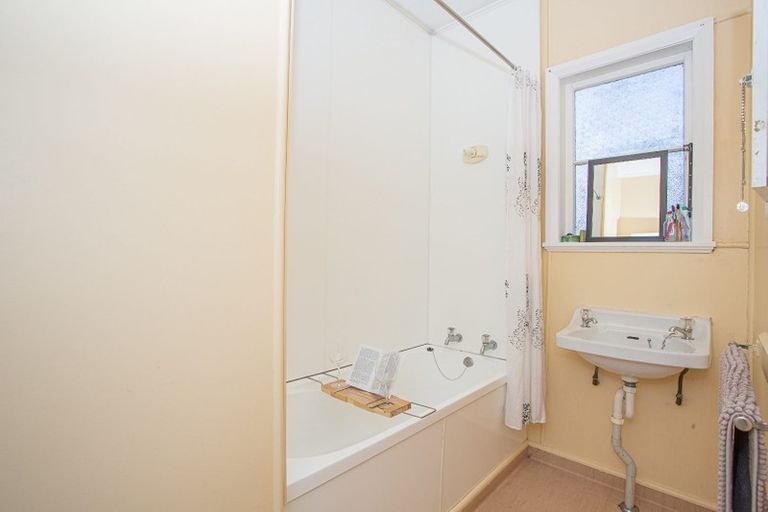 Photo of property in 14 Doyle Street, Bluff, 9814