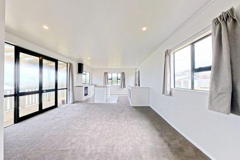 Photo of property in 10a Pingao Place, Waiinu Beach, Whanganui, 4588