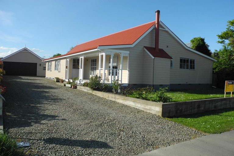 Photo of property in 12 Exeter Street, Waimate, 7924