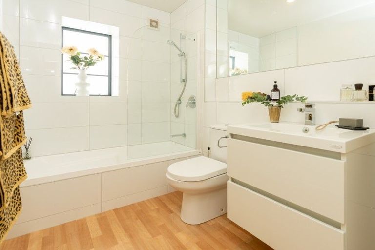 Photo of property in Westhaven Apartments, 23/127 Molesworth Street, Thorndon, Wellington, 6011